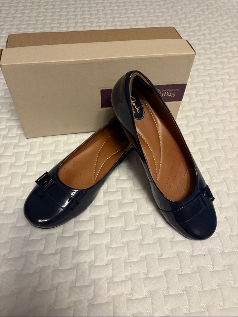 Clarks Women's Navy Patent Flats with Buckle | Size 11 - Picture 2 of 8